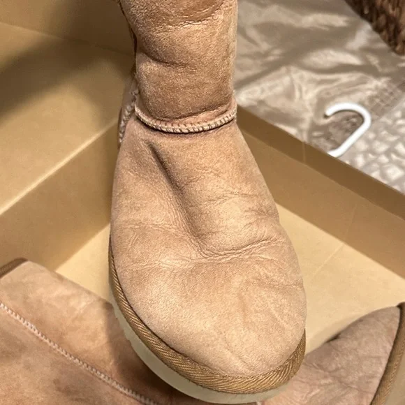 UGG Classic Chestnut Boots - Picture 6 of 11